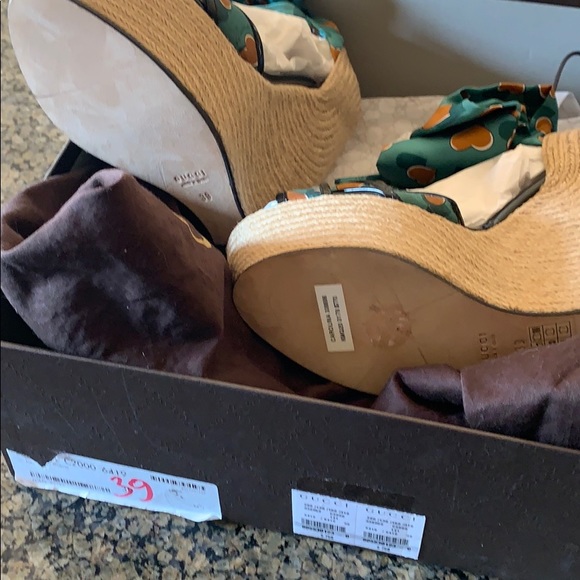 Shoes - Picture 1 of 3